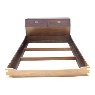 Henredon Campaign-Style Queen Headboard With Built-in Storage – Oak & Brass– Mid-Century Modern For Sale