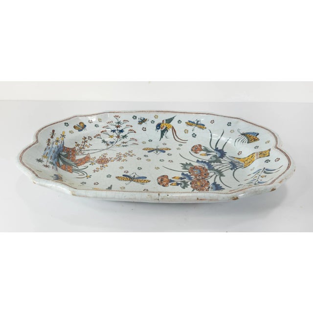 French or Dutch Faience Delft Polychrome Chinoiserie Platter For Sale - Image 4 of 10