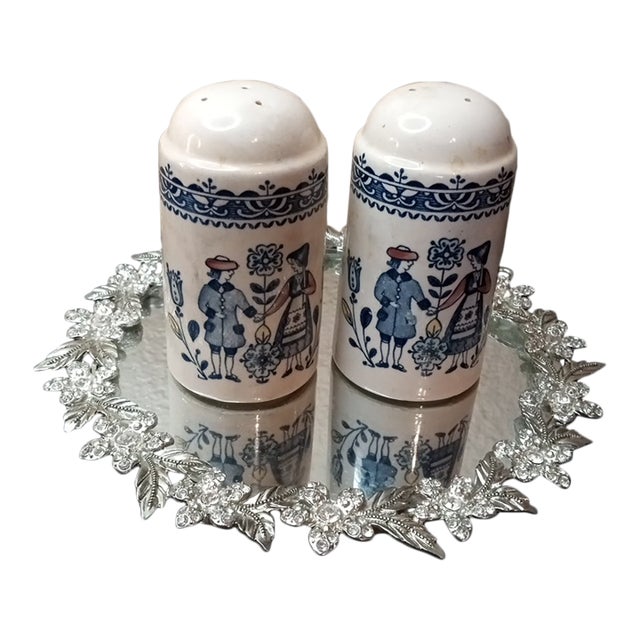 Pair of 1950s Staffordshire Hearts & Flower Ironstone Salt & Pepper Shakers, Made in England For Sale