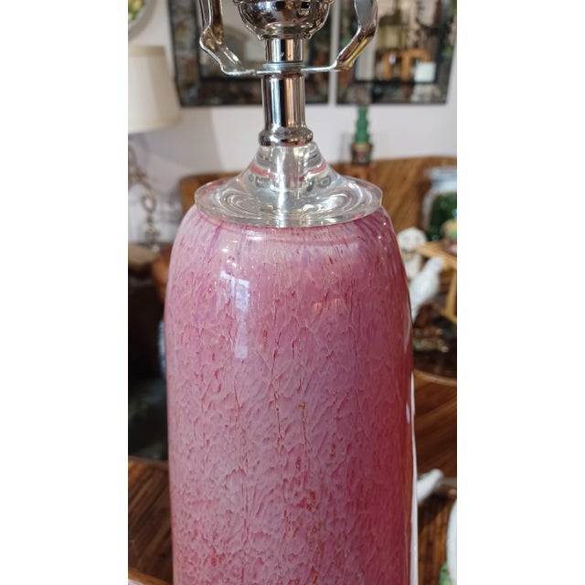 Mid-Century Modern Pair of Vintgae Pink and Gold Murano Style Table Lamps For Sale - Image 3 of 4