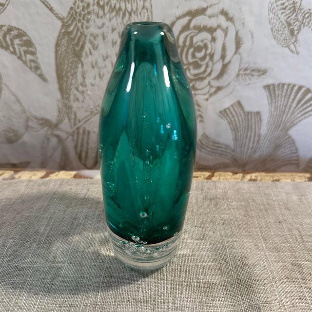 Buzz Blodgett Signed Aqua and Clear Art Glass Controlled Bubble Bud Vase 1989 For Sale - Image 4 of 7