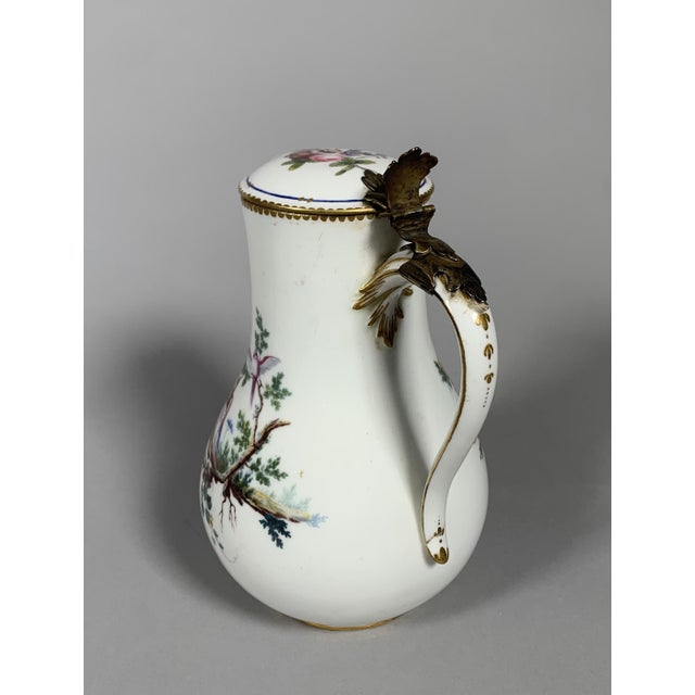 Covered Porcelain Water Jug ​​from Sèvres, 1757 For Sale - Image 12 of 15