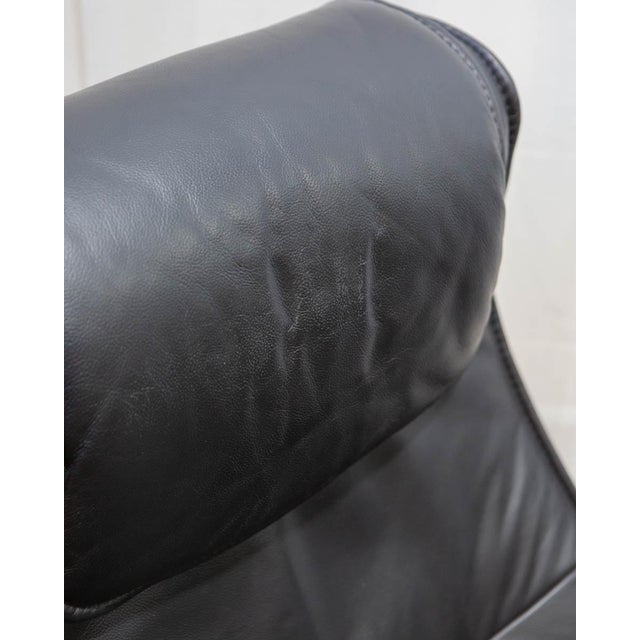 Pair Img Comfort Norwegian Leather Swivel and Reclining Lounge Chairs With Ottomans, Mid-20th Century For Sale In Columbus - Image 6 of 18