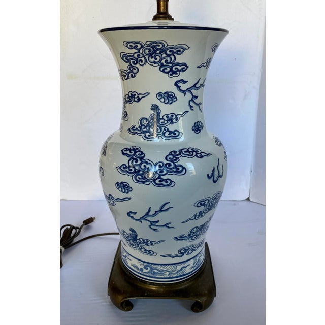 Blue and White Chinoiserie Porcelain Ginger Jar Table Lamp For Sale In Philadelphia - Image 6 of 13