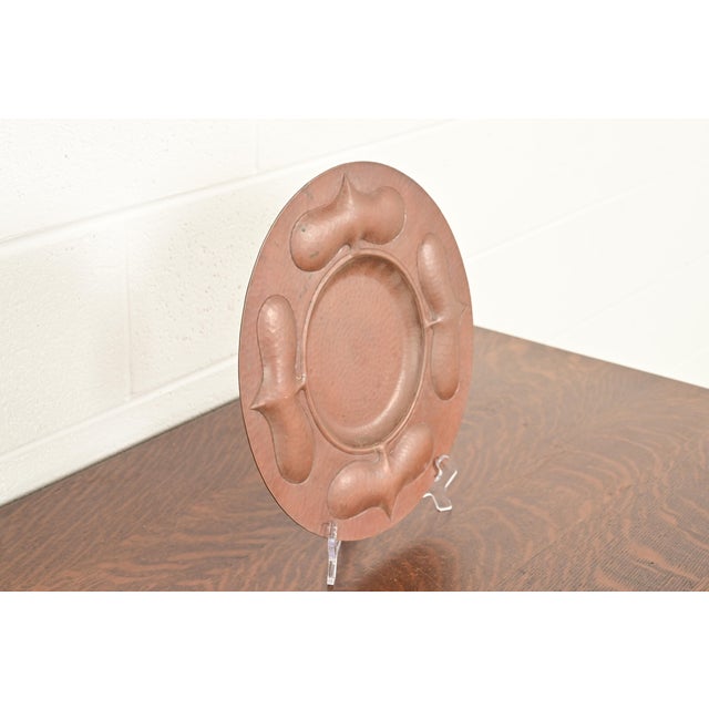 Roycroft Ramon Ramirez Arts & Crafts Hammered Copper Charger Plate or Tray For Sale - Image 4 of 12