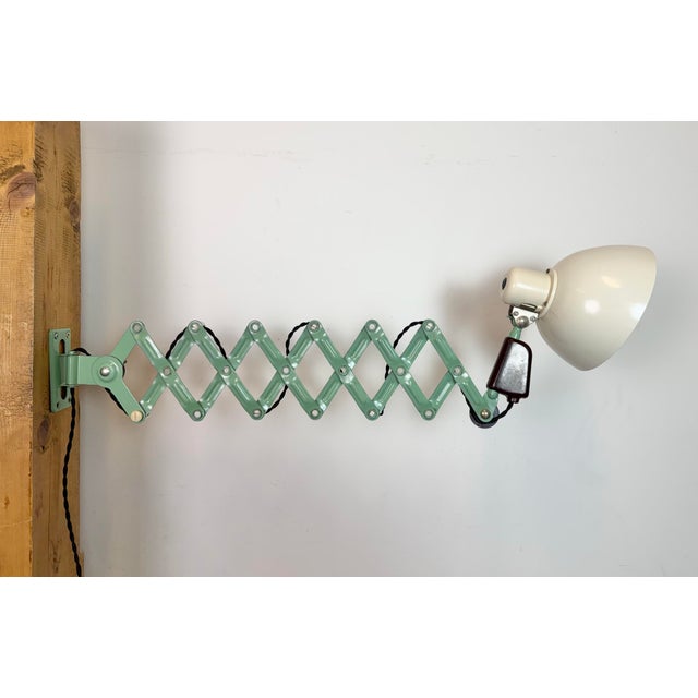 Industrial East German Scissor Lamp from Veb Zweckleuchtenbau Dresden, 1950s For Sale - Image 10 of 18