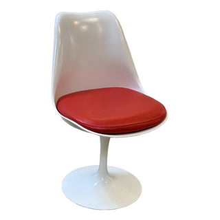 Eero Saarinen for Knoll Tulip Swivel Side Chair For Sale