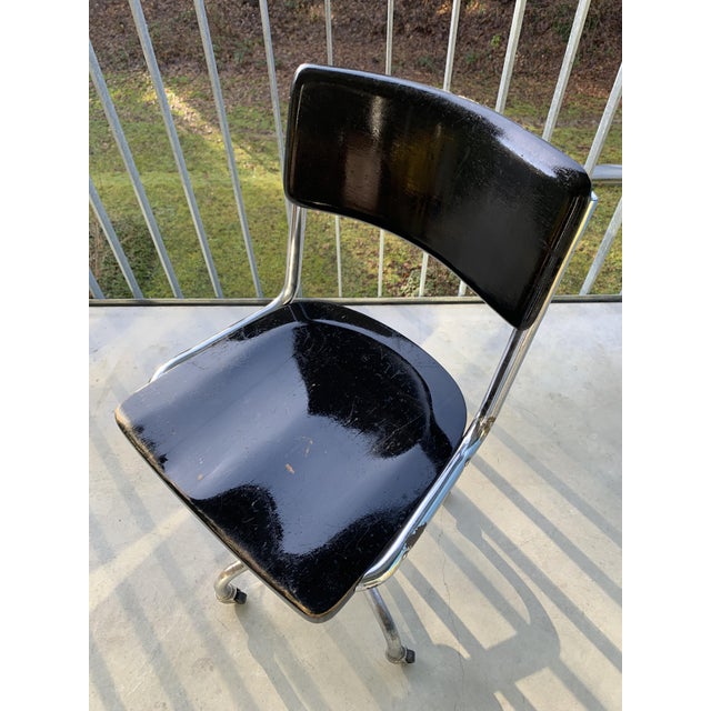 Museum-quality office chair from the Bauhaus era, designed by the Swiss pioneer Embru. Height adjustable (it's a bit...