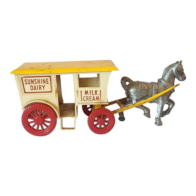 Vintage Wyandotte 1950s Sunshine Dairy Milk & Cream Horse-Drawn Plastic Toy Wagon For Sale