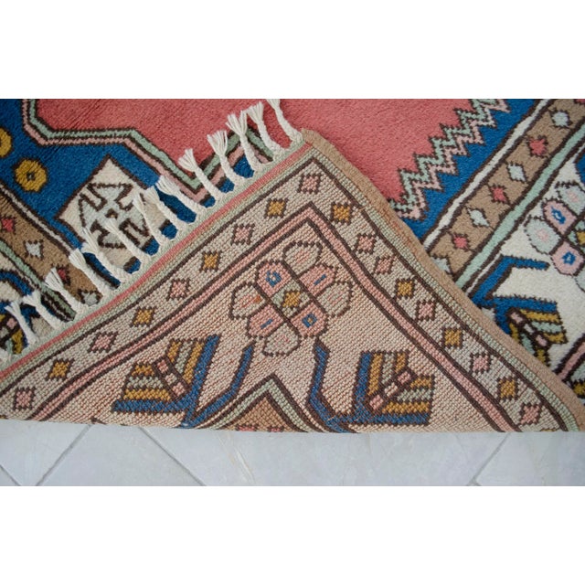 Vintage Turkish Rug Traditional Hand Knotted High Pile Wool Area Rug - 5' 3" X 7' 10" For Sale - Image 18 of 18