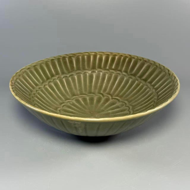Chinese Longquan‑Style Celadon Ribbed Decorative Bowl For Sale - Image 3 of 5