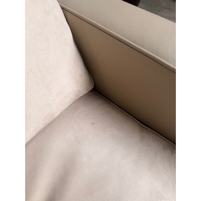 Kravet Jazz Taupe Leather & Suede Chaise For Sale - Image 11 of 12