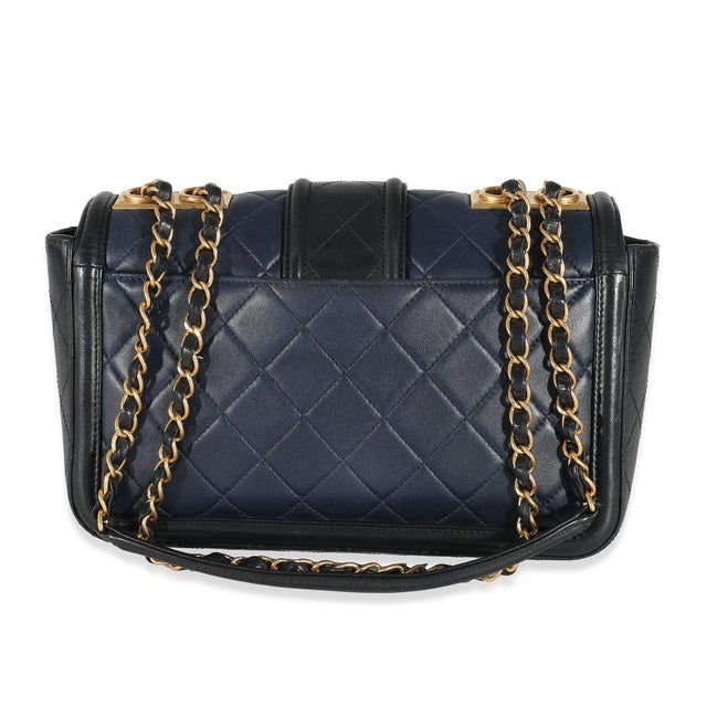 Traditional Navy Black Quilted Lambskin Medium Elegant CC Flap Bag For Sale - Image 3 of 9