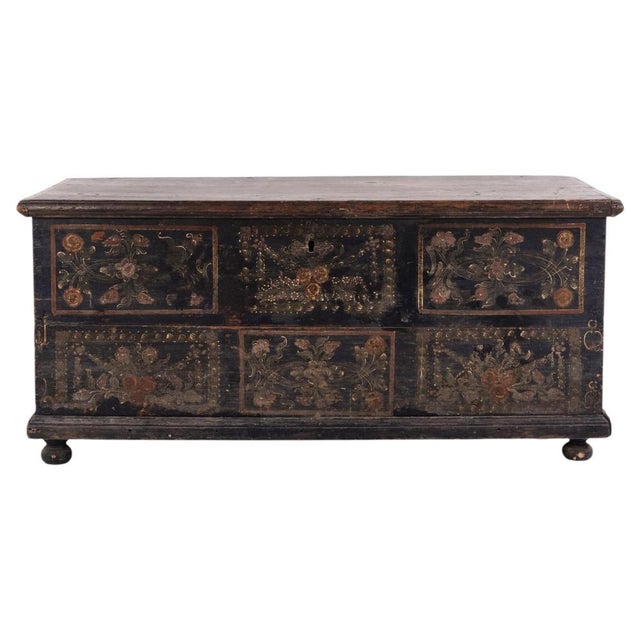 Large 19th Century Painted Chest with Floral Motifs, 1900 For Sale - Image 15 of 15