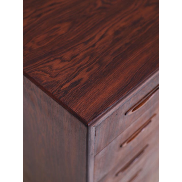 Brown Kingwood Chest of Drawers by Henry Rosengren Hansen, 1960s For Sale - Image 8 of 18
