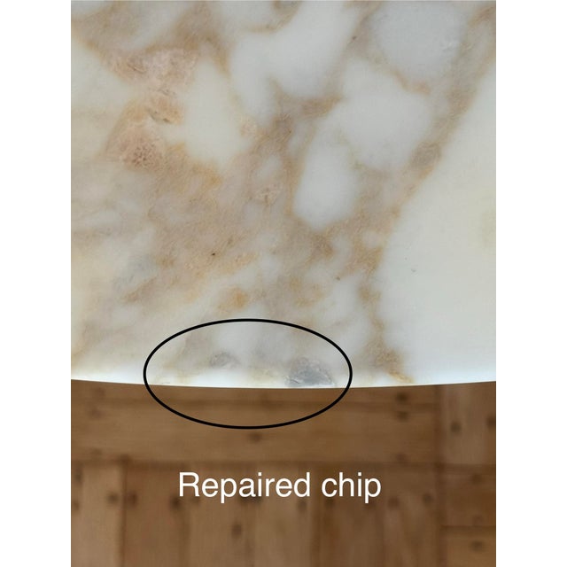 Attributed to Knoll Saarinen Pedestal Dining Table With Calacatta Marble Top For Sale - Image 9 of 10