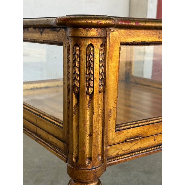 French Provincial Louis XVI Style Giltwood Vitrine Display Side Table With Glass Top and Sides For Sale - Image 3 of 12