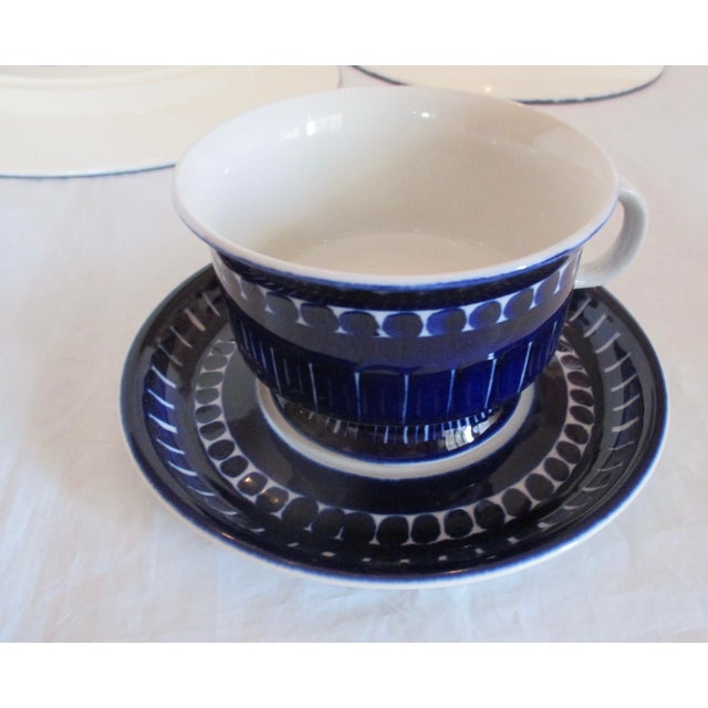 Valencia by Arabia of Finland Circa 70s- A Group of 67 For Sale In New York - Image 6 of 11