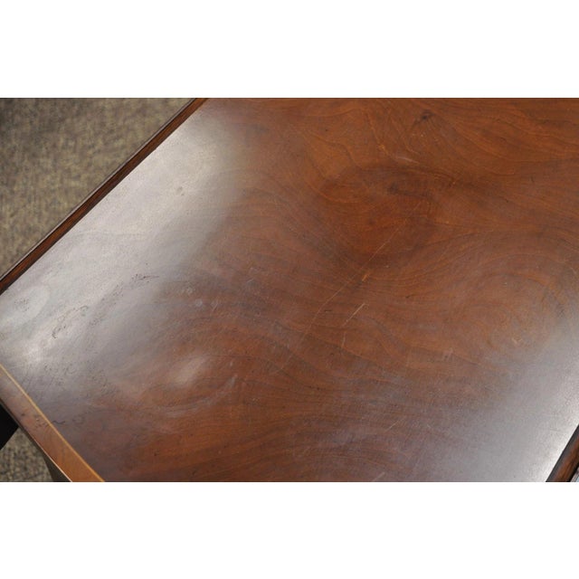 Vintage Baker Hepplewhite Style Mahogany Pembroke Dropleaf Lamp Side Table For Sale - Image 9 of 17