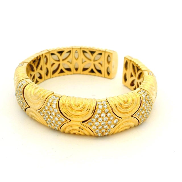 Vintage Italian 18k Gold Diamond Wide Cuff Bracelet For Sale - Image 9 of 16