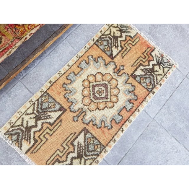 1950s Traditional Floral Turkish Rug For Sale - Image 4 of 10