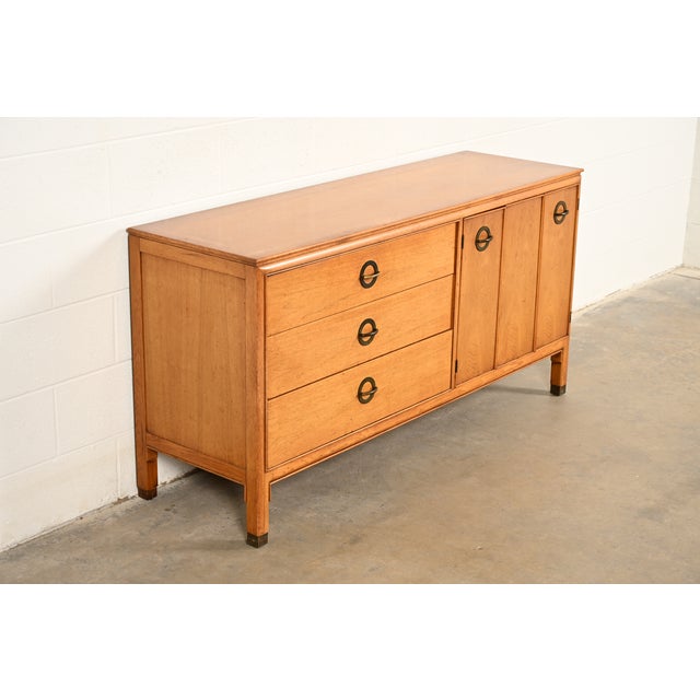Century Furniture Century Furniture Mid-Century Modern Hollywood Regency Walnut Sideboard Credenza, Circa 1960s For Sale - Image 4 of 18