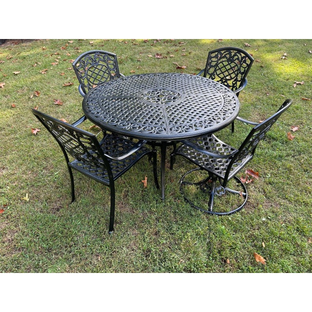 Beautiful Aluminum Patio Set Table and 6 Chairs **** For Sale - Image 4 of 8