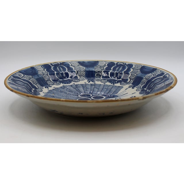 Rococo Circa 1750 P. VandertStrom's Pottery De Vergulde Blompot Delft Fruit Bowl For Sale - Image 3 of 8