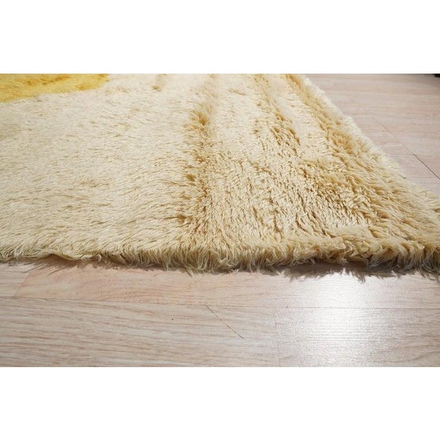 Mid-Century Modern 5x8 Yellow Hand-Knotted Wool Abstract Outlines Vintage Mid Century Carpet Rug For Sale - Image 3 of 11