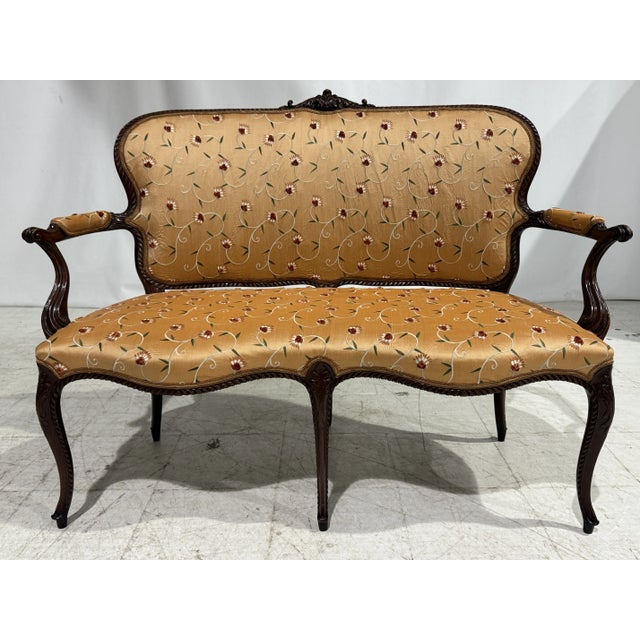Antique Georgian Settee in a Silk Floral Upholstery in the Style of John Cobb, Circa 1770 For Sale - Image 12 of 12