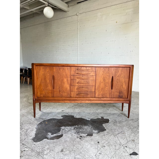 Brown Mid Century Modern Large Danish Teak Credenza For Sale - Image 8 of 8