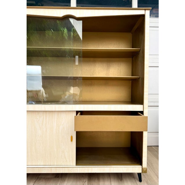 Mid-Century Modern Mid-Century Modern Display Cabinet With Sliding Glass Doors For Sale - Image 3 of 12