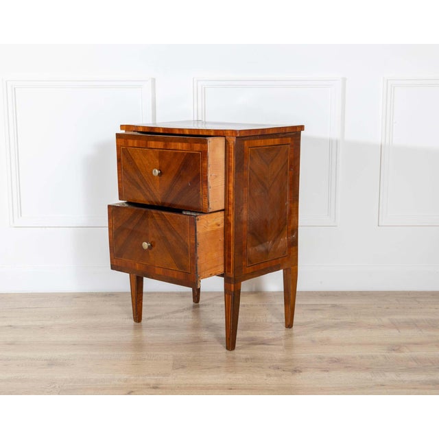 19th-Century Italian Louis XVI–Style Walnut and Marquetry Bedside Cabinet For Sale In Atlanta - Image 6 of 11