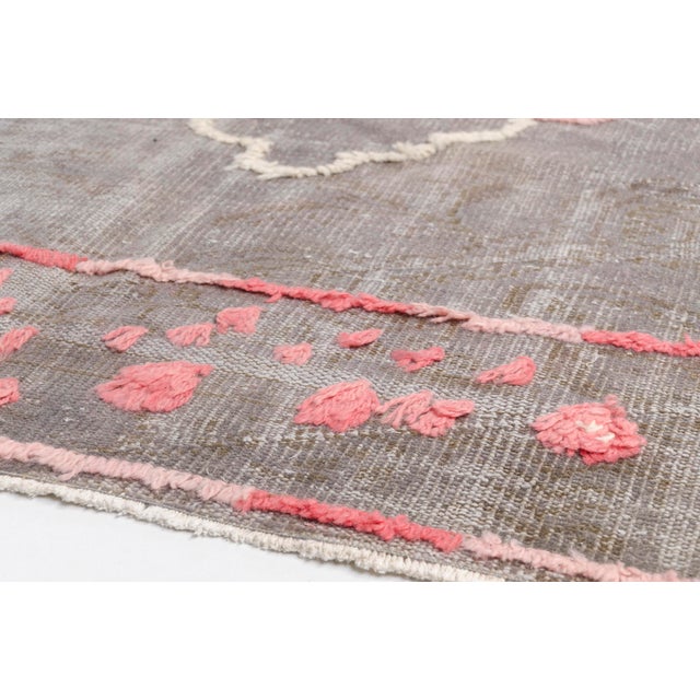 1960s Eclectic Terracota Star Medallions Vintage Rug For Sale - Image 5 of 10