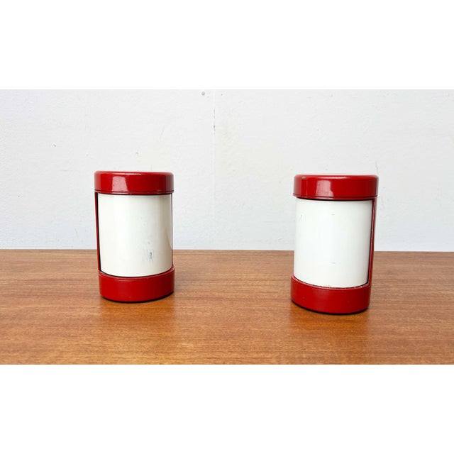1960s Mid-Century Modern Italian Space Age Red Model Laura Table Lamps by Olaf Von Bohr and Diego Valenti for Valenti Luce Milano, 1960s, Set of 2 For Sale - Image 5 of 18