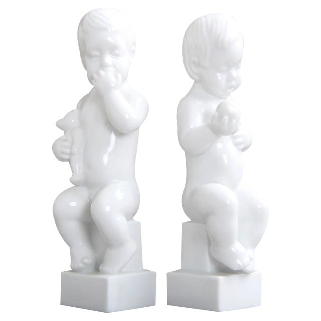 No. 2230 and 2231 Figures in Blanc de Chine by Sv. Lindhart for Bing & Grondahl, 1970-1982, Set of 2 For Sale