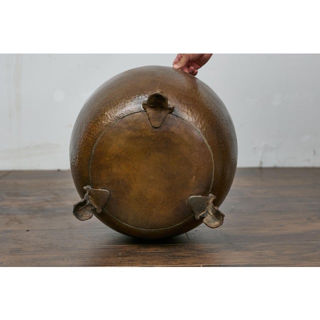 Brown Mid-Century English Copper Planter with Paw Feet - Arts and Crafts Style For Sale - Image 8 of 12