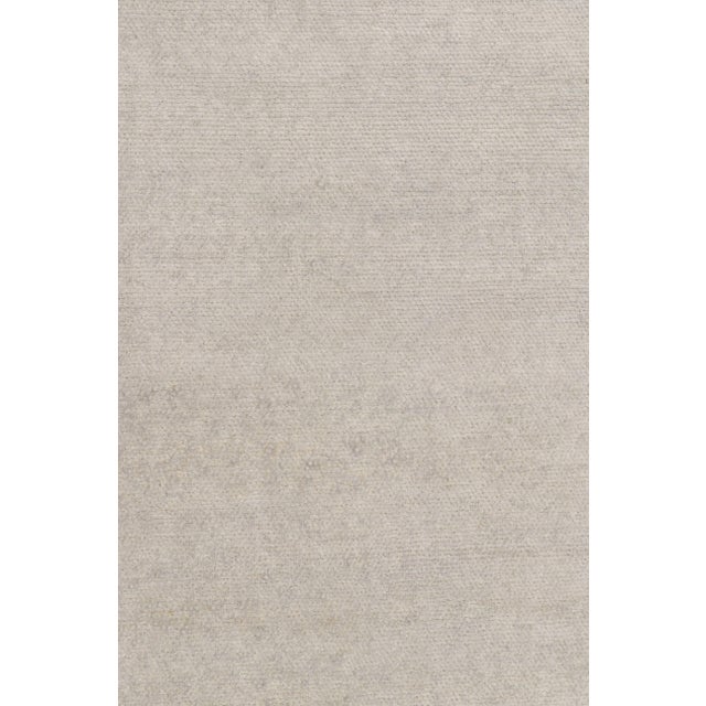 Rug & Kilim’s Oversized Contemporary Textural Solid Rug in Ivory Tones - 10x14 For Sale In New York - Image 6 of 8
