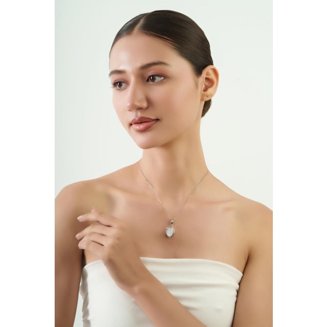Bohemian Natural Oval Rainbow Moonstone & Sterling Silver Filigree Pendant For Sale - Image 4 of 12