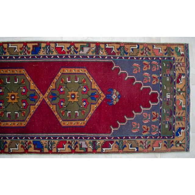 1960s Hand-Knotted Turkish Rug Runner. Tribal Short Runner Rug 3′ × 9′8″ For Sale - Image 14 of 16
