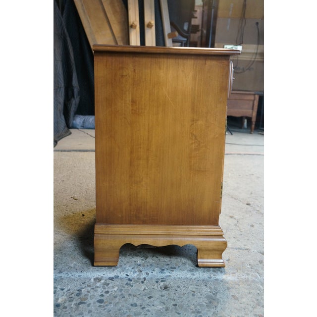 Late 20th Century Sumter Cabinet Early American Hard Rock Maple Bedside Cabinet Chest Nightstand For Sale - Image 17 of 18