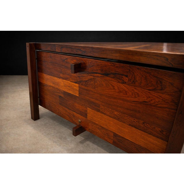 Jorge Zalszupin Brazilian Modern “Diplomata” Desk in Hardwood by Jorge Zalszupin, 1965 – Lot 554A For Sale - Image 4 of 16