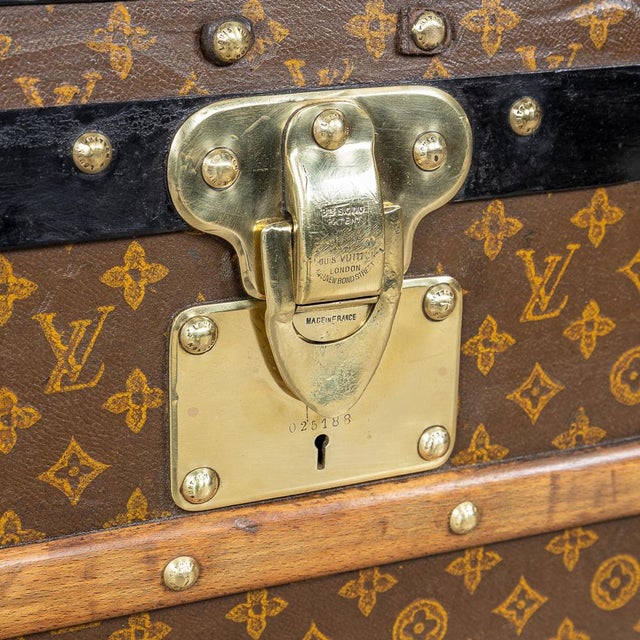 Antique 20th Century Courier Trunk in Monogram Canvas from Louis Vuitton, France, 1910s For Sale - Image 17 of 18