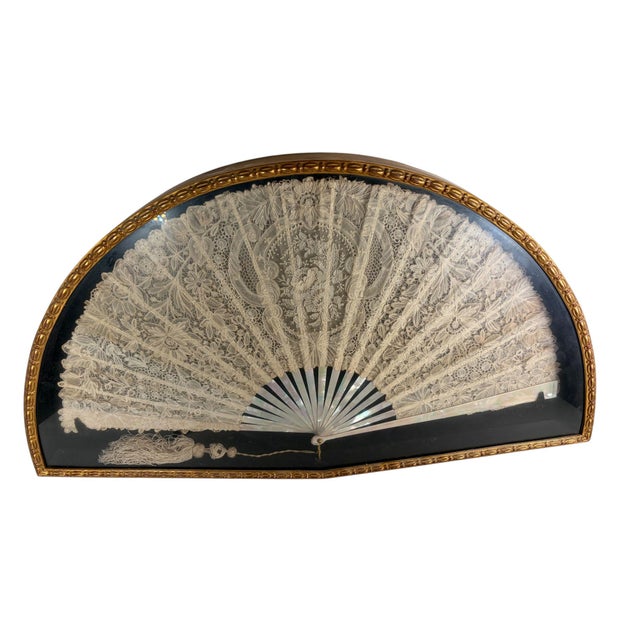 French 19th Century Woven Lace Fan in Giltwood Shadowbox Frame For Sale - Image 3 of 10