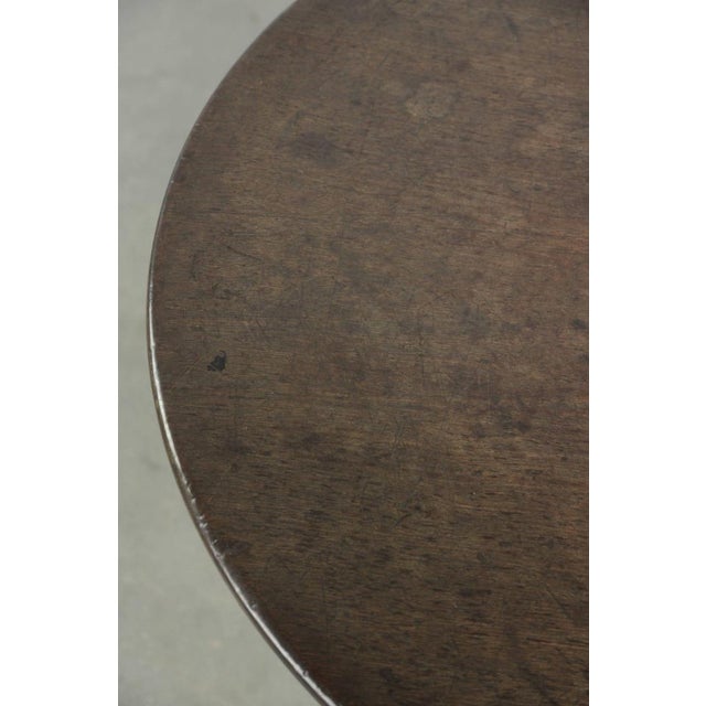 Antique Round English Tilt-Top Table, 1700s For Sale - Image 10 of 14