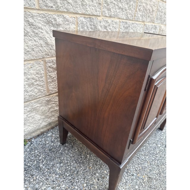 Brown Pair of Mid 20th Century Walnut Nightstands For Sale - Image 8 of 12
