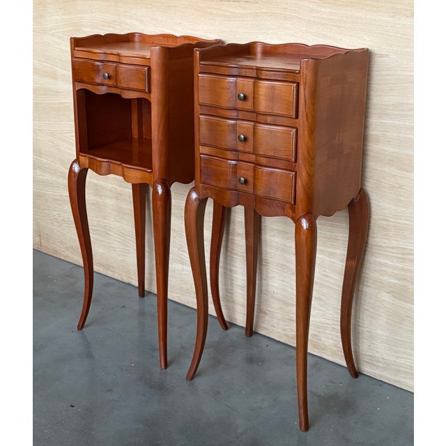 Late 19th Century Pair of French Walnut Narrow Bedside Tables With Three Drawers For Sale - Image 5 of 17