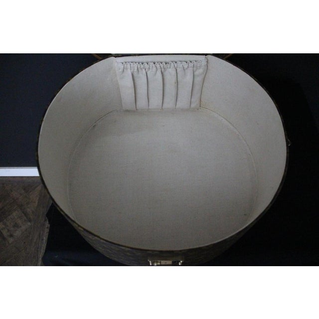 Round Hat Box from Louis Vuitton, 1980s For Sale - Image 15 of 18