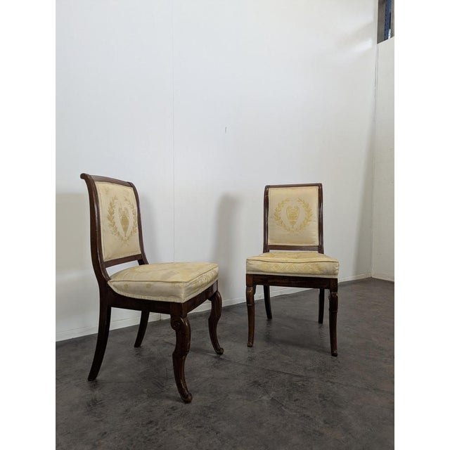 Set of Vintage Rastauration Chairs with Shank Legs, in Very Good conditions.