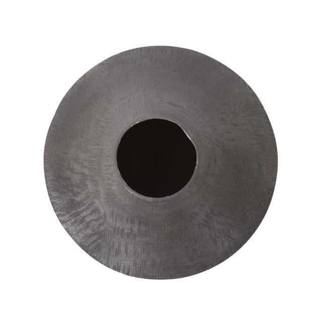 Kenneth Ludwig Chicago Etched Crossways Curved Neck Vase- Small For Sale - Image 4 of 11